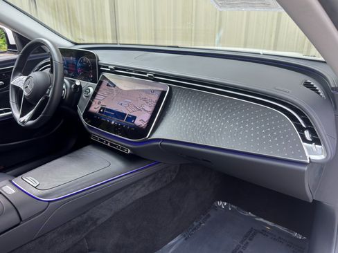 Used 2025 Mercedes-Benz E 350 Sedan w/ Winter Package image 15
