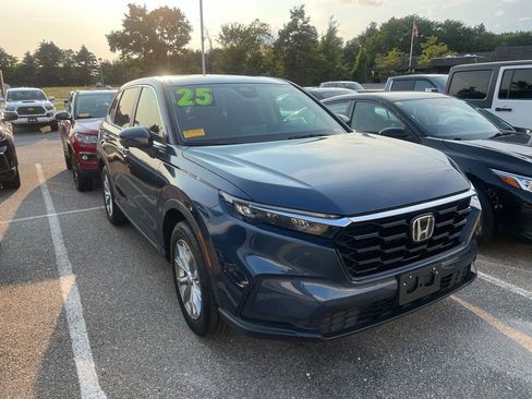 Used 2025 Honda CR-V EX image 1