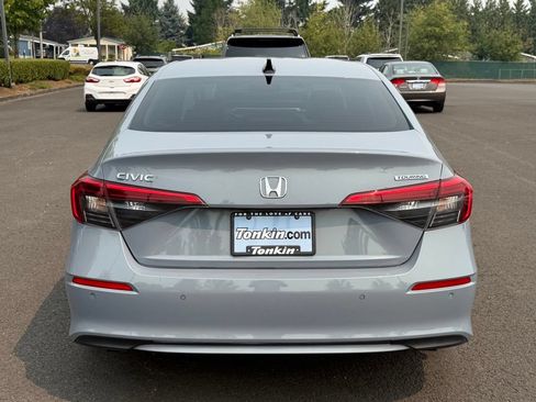 Used 2022 Honda Civic Touring image 7