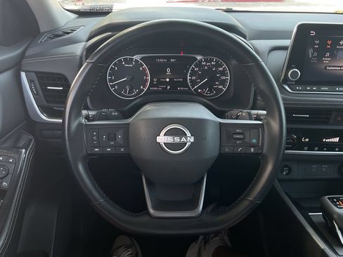 Used 2025 Nissan Rogue SV FWD image 27