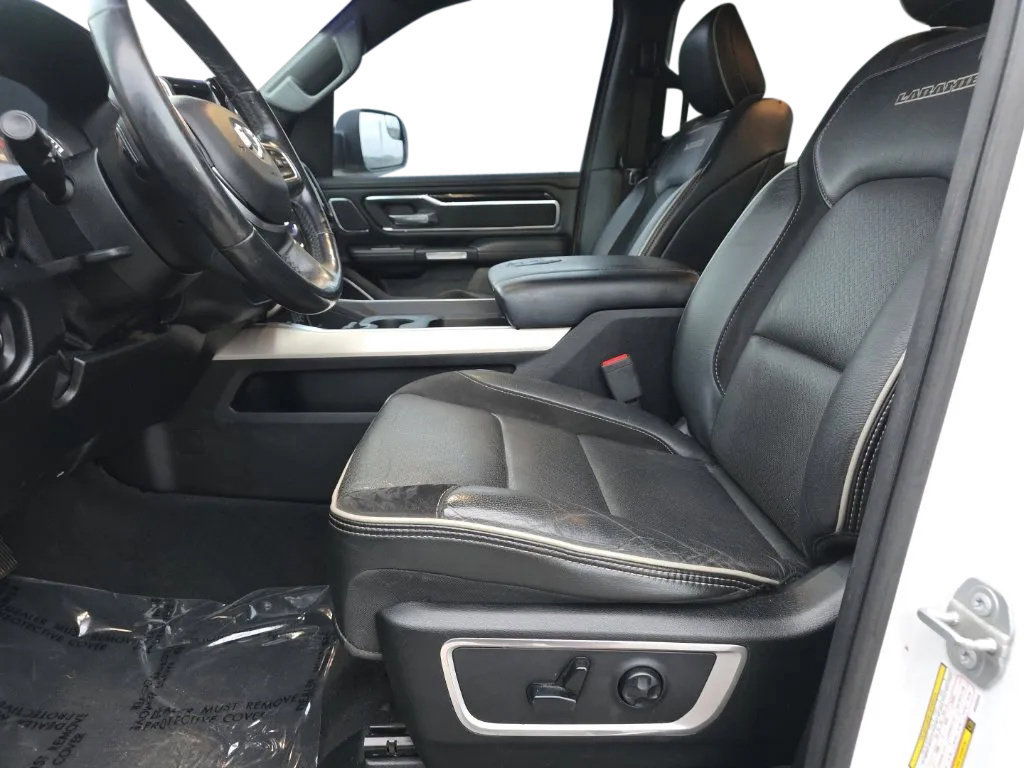 Used 2019 RAM 1500 Laramie AWD/4WD image 17