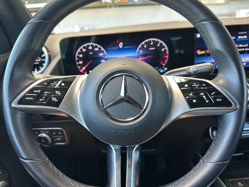 Certified 2025 Mercedes-Benz GLA 250 image 24