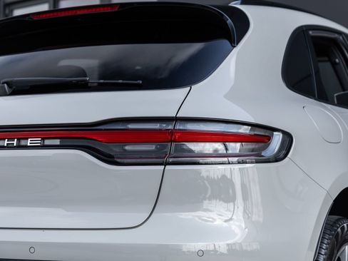 Certified 2023 Porsche Macan image 17