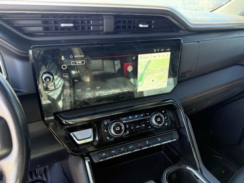 Used 2023 GMC Sierra 1500 AT4 w/ Technology Package image 19