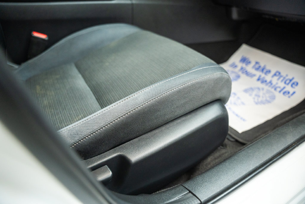 Used 2020 Honda Insight EX image 36