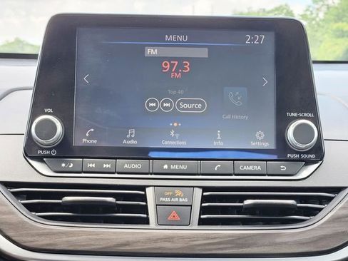 Used 2025 Nissan Altima 2.5 SV FWD image 23