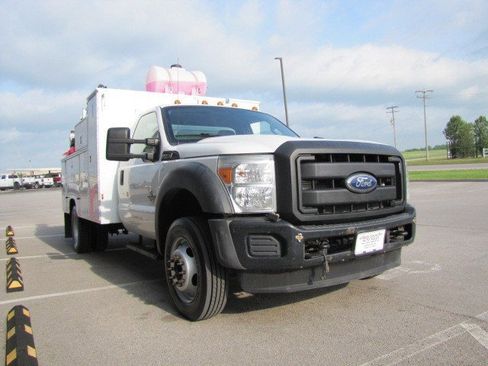 Used 2011 Ford F550 2WD Regular Cab Super Duty w/ Payload Upgrade Pkg image 4