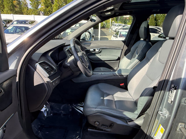 Used 2020 Volvo XC90 T6 Momentum AWD/4WD image 16
