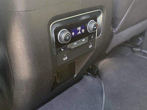 Used 2023 Chevrolet Suburban LT w/ Luxury Package image 19