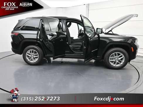 New 2025 Jeep Grand Cherokee Laredo X image 33