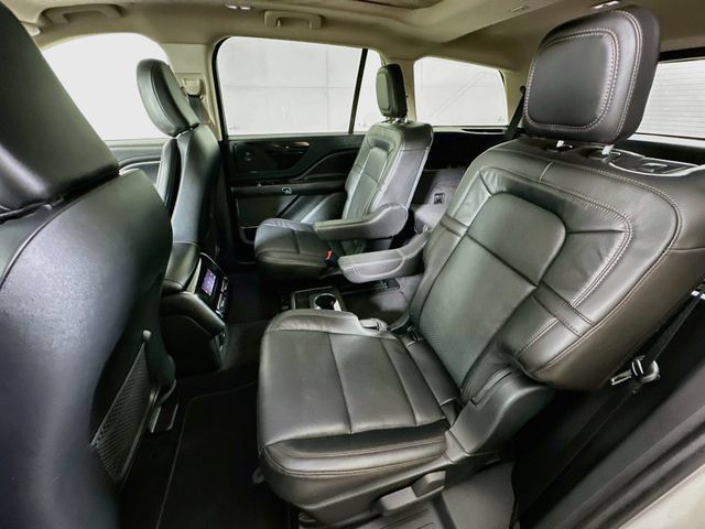 Used 2023 Lincoln Aviator Reserve w/ Equipment Group 201A AWD/4WD image 32