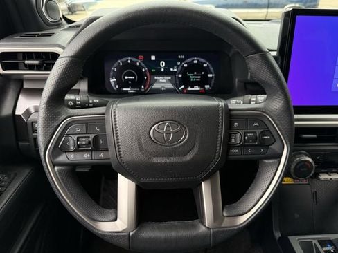 Used 2025 Toyota 4Runner TRD Off-Road Premium w/ Tow Technology Package AWD/4WD image 13