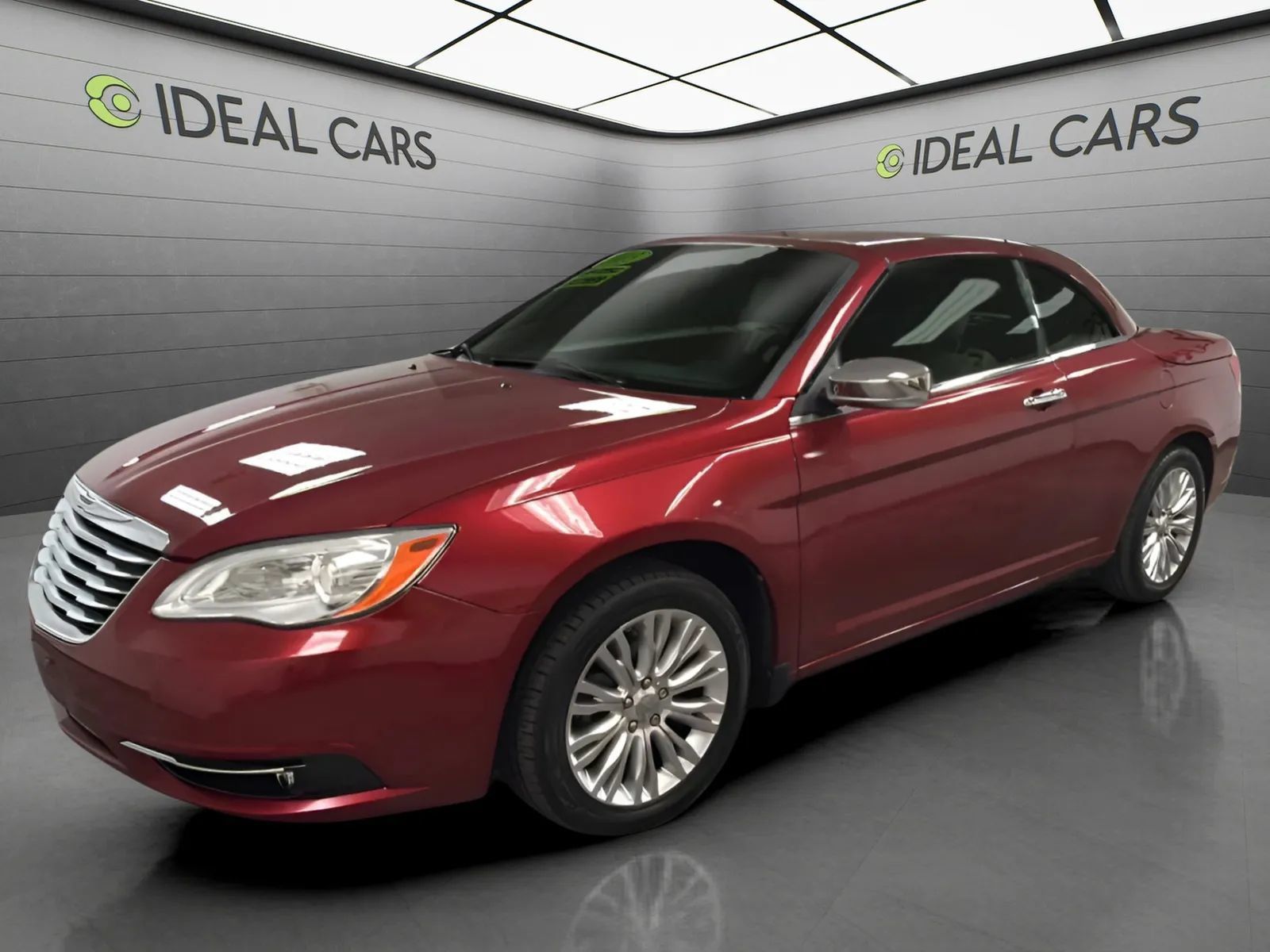 Used 2013 Chrysler 200 Limited FWD image 1