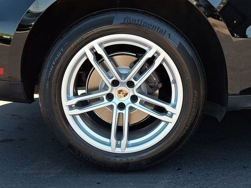 Certified 2023 Porsche Macan Turbo AWD/4WD image 13