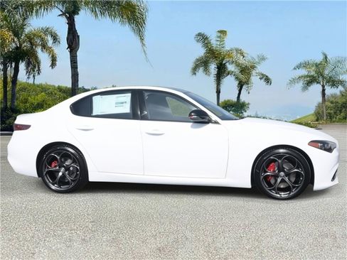 New 2025 Alfa Romeo Giulia image 2