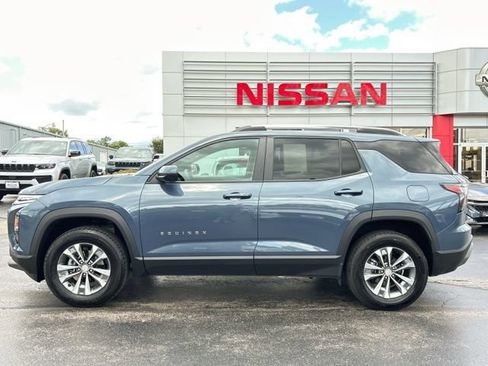 Used 2025 Chevrolet Equinox LT w/ Convenience Package II AWD/4WD image 2