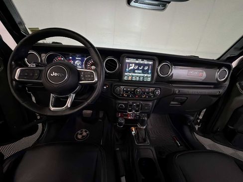 Used 2021 Jeep Wrangler Unlimited Rubicon AWD/4WD image 17