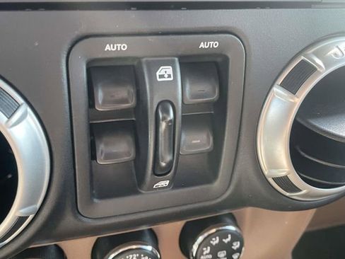 Used 2017 Jeep Wrangler Unlimited Sahara w/ Dual Top Group image 21