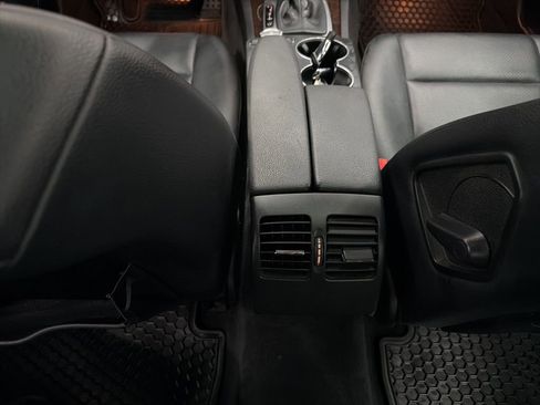 Used 2013 Mercedes-Benz C 250 Sedan image 23