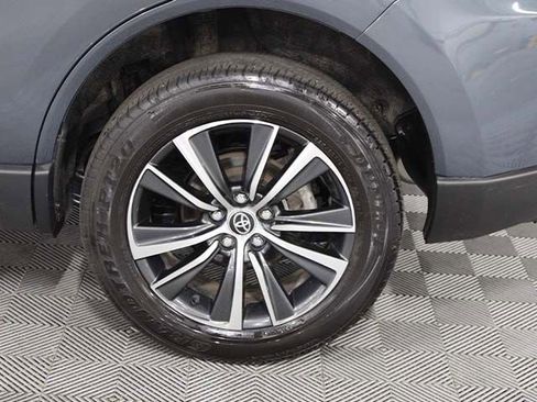 Used 2024 Toyota Venza LE AWD/4WD image 16