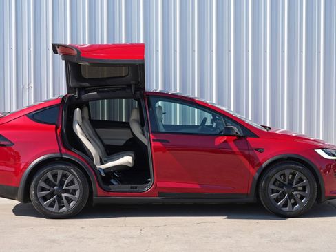Used 2022 Tesla Model X Plaid image 55