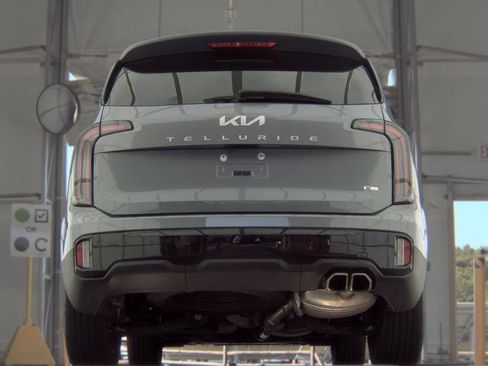 Used 2024 Kia Telluride EX X-Line AWD/4WD image 10