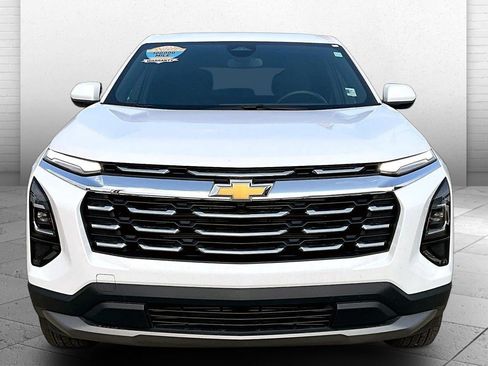 Used 2026 Chevrolet Equinox LT FWD image 2