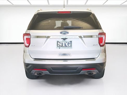 Used 2018 Ford Explorer XLT w/ Equipment Group 201A AWD/4WD image 5