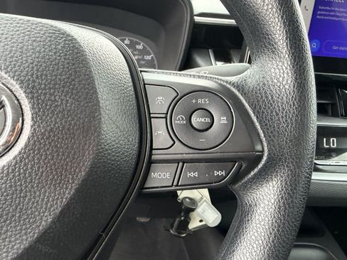 Used 2025 Toyota Corolla LE FWD image 16