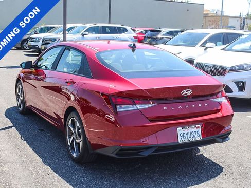 Used 2023 Hyundai Elantra SEL w/ Convenience Package FWD image 7