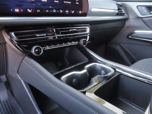 New 2026 Chevrolet Traverse LT w/ Driver Confidence Package image 6