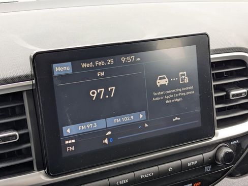 Used 2025 Hyundai Venue SEL image 20