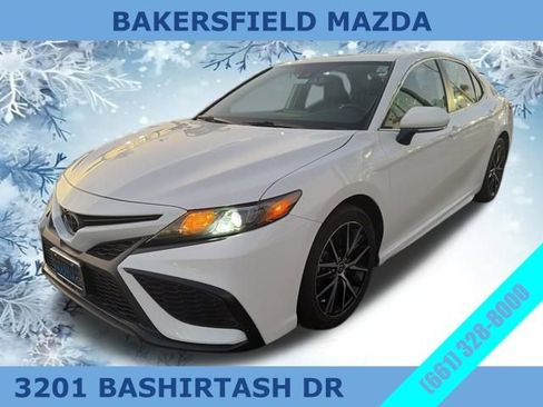 Used 2024 Toyota Camry SE image 1