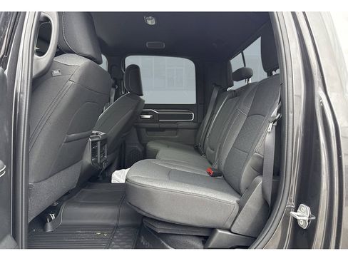 New 2026 RAM 2500 Big Horn AWD/4WD image 32