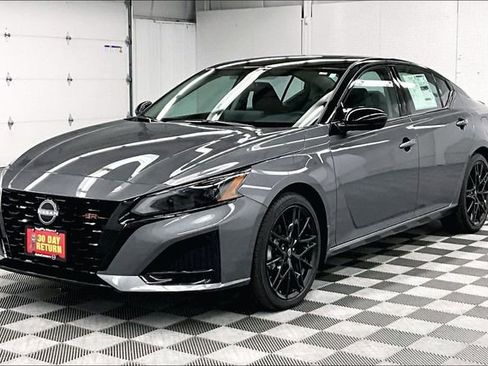 New 2026 Nissan Altima 2.5 SR FWD image 3