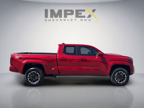 Used 2025 Toyota Tacoma TRD Sport AWD/4WD image 6
