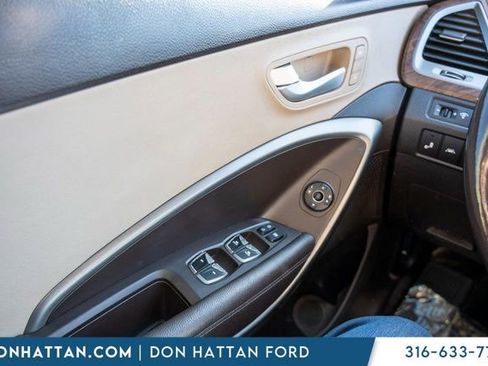 Used 2017 Hyundai Santa Fe Limited image 17