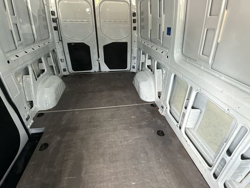 Used 2025 Mercedes-Benz Sprinter 2500 image 22