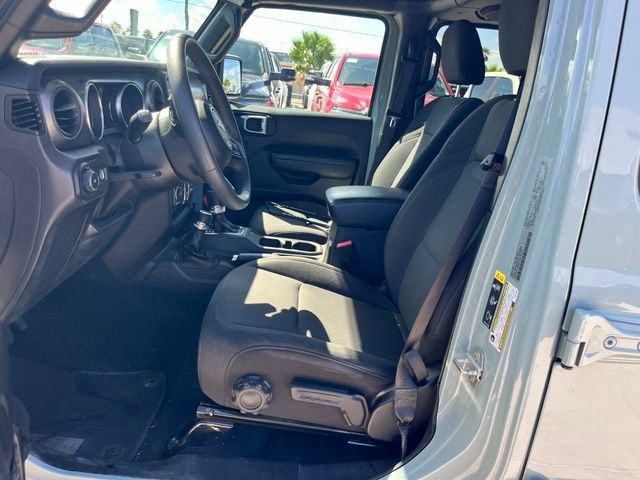 Used 2023 Jeep Wrangler Unlimited Sport w/ Sun And Sound Package AWD/4WD image 9