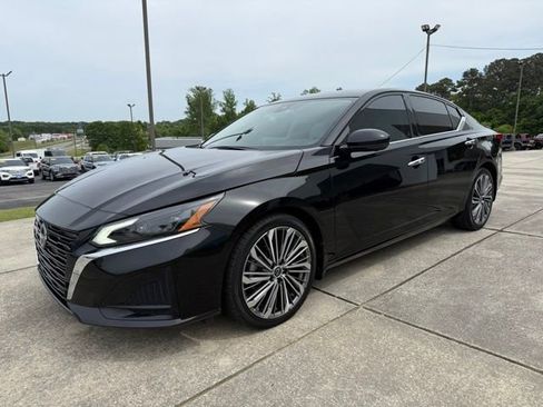 Used 2023 Nissan Altima 2.5 SL FWD image 6