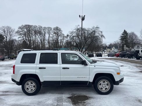 Used 2016 Jeep Patriot Sport image 6