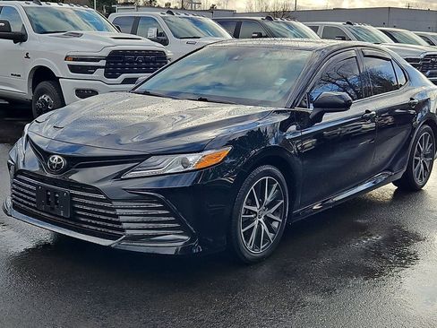 Used 2023 Toyota Camry XLE w/ Cold Weather Package AWD/4WD image 3