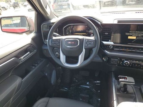 New 2026 GMC Sierra 1500 SLT image 15