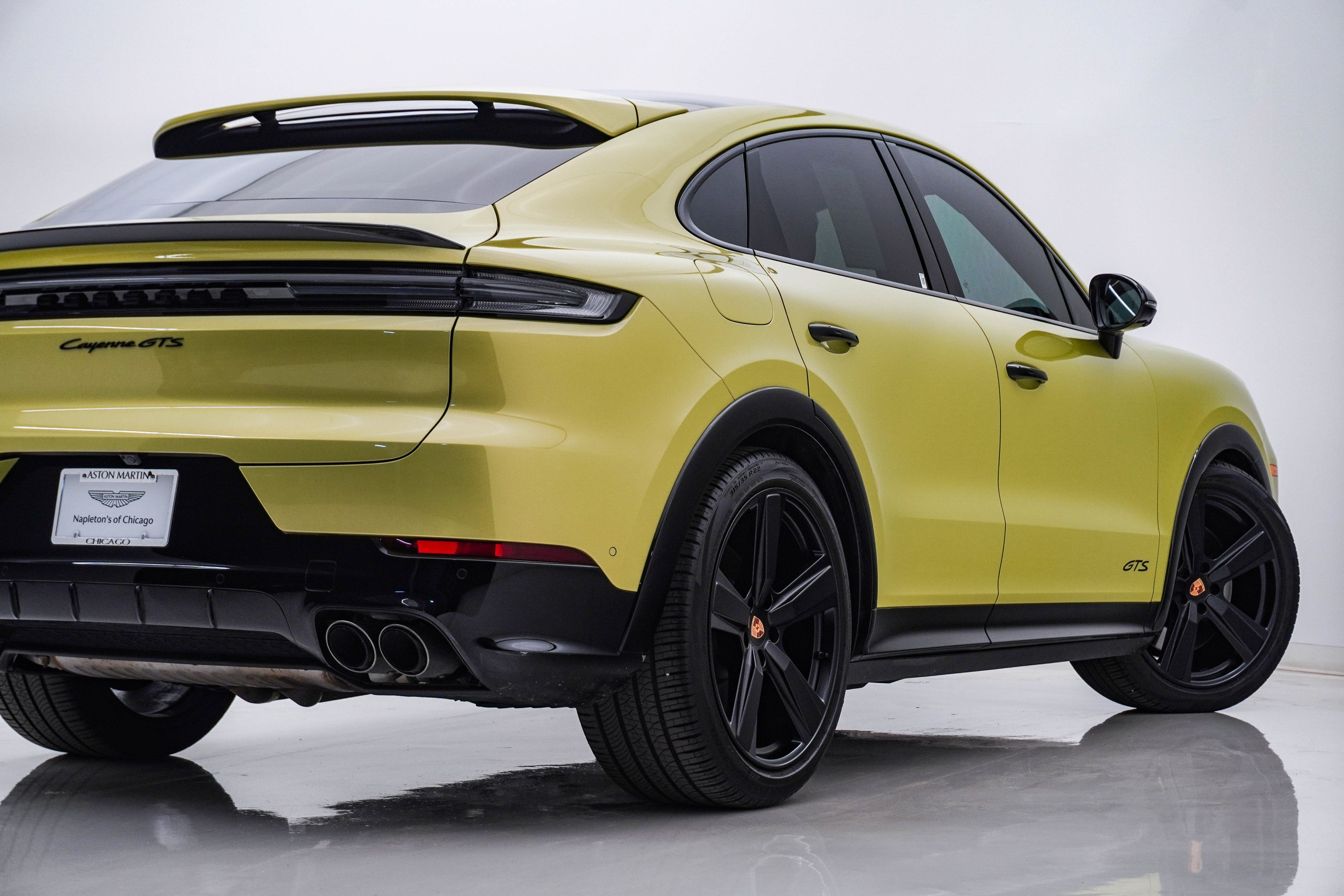 Used 2025 Porsche Cayenne GTS AWD/4WD image 10