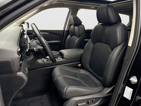 Used 2023 Honda Pilot Touring image 11