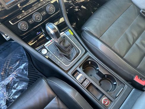 Used 2016 Volkswagen Golf R DCC & Navigation 4Motion image 23