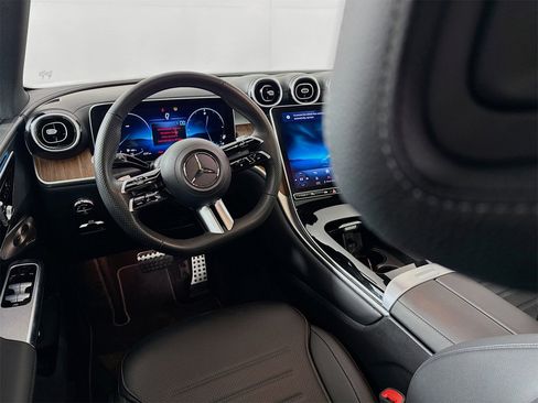 Used 2023 Mercedes-Benz GLC 300 4MATIC image 19