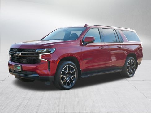 Used 2023 Chevrolet Suburban RST w/ Sport Performance Package image 9