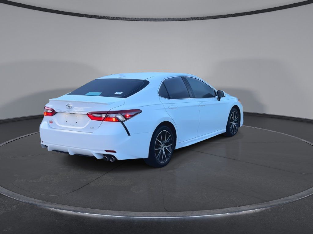 Used 2024 Toyota Camry SE FWD image 8
