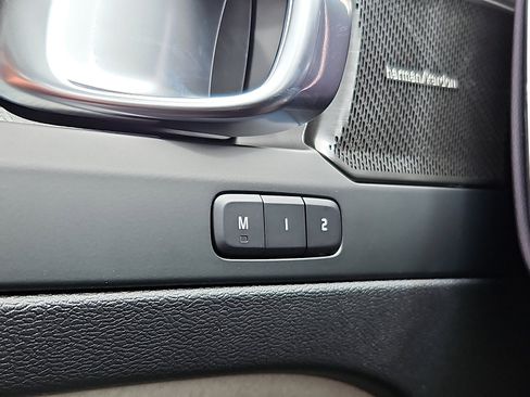 New 2026 Volvo XC40 B5 Ultra w/ Protection Package Premier image 19